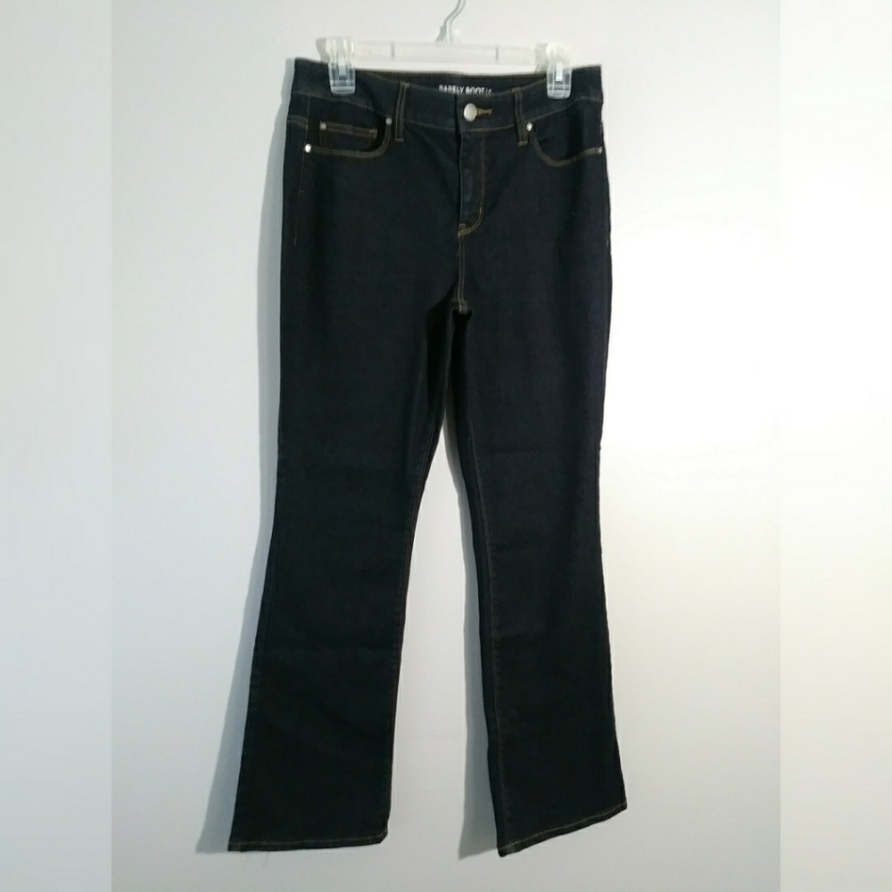 Chico's Platinum Barely Boot Jeans sz 0 Short NWT